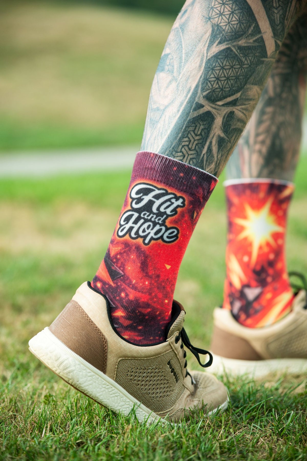 HIT AND HOPE Golfsocken – Galaxy Red Orange
